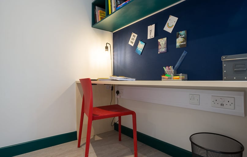 Gold En Suite, Highlight Parkgate, 43-53 Montpelier Hill, City Centre, Dublin - Image 1